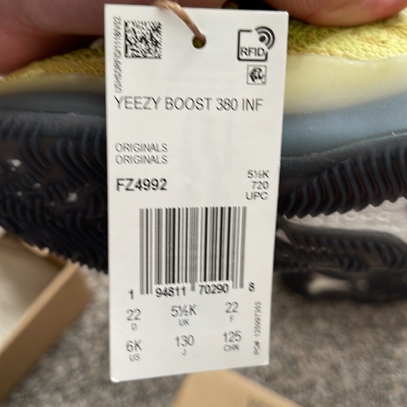 Adidas Yeezy Boost 380 Infants - Picture 4 of 5